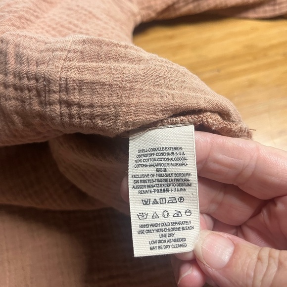 GUC Free People- All About The Feels Button Down in Peach. Size M - Picture 7 of 8